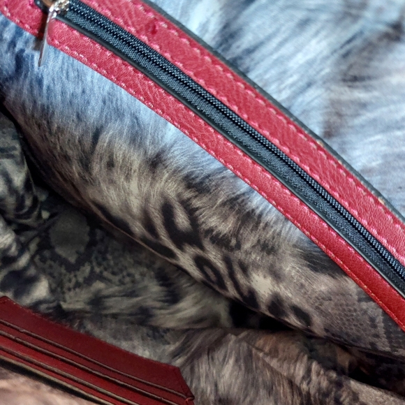 🔴Buy 2 - Get 1 -- K.Carroll Accessories Vegan Leather Zipped Tote - Picture 8 of 12